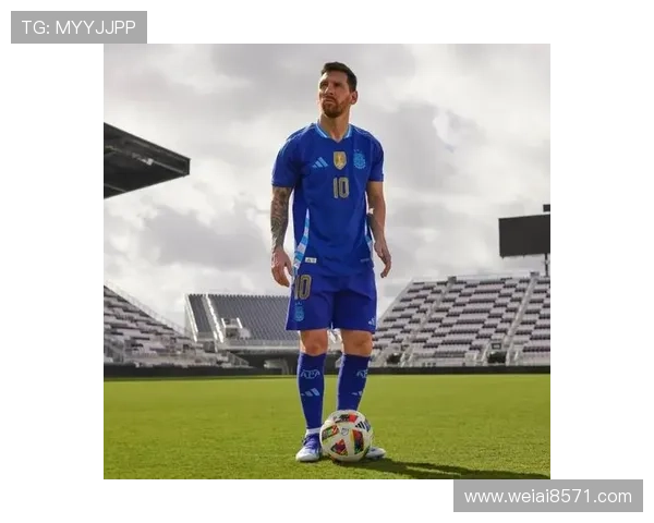 身高1米85以上的足球明星盘点与他们的辉煌成就解析